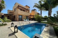 Villa - Sale - San Miguel de Abona - ZD19042406