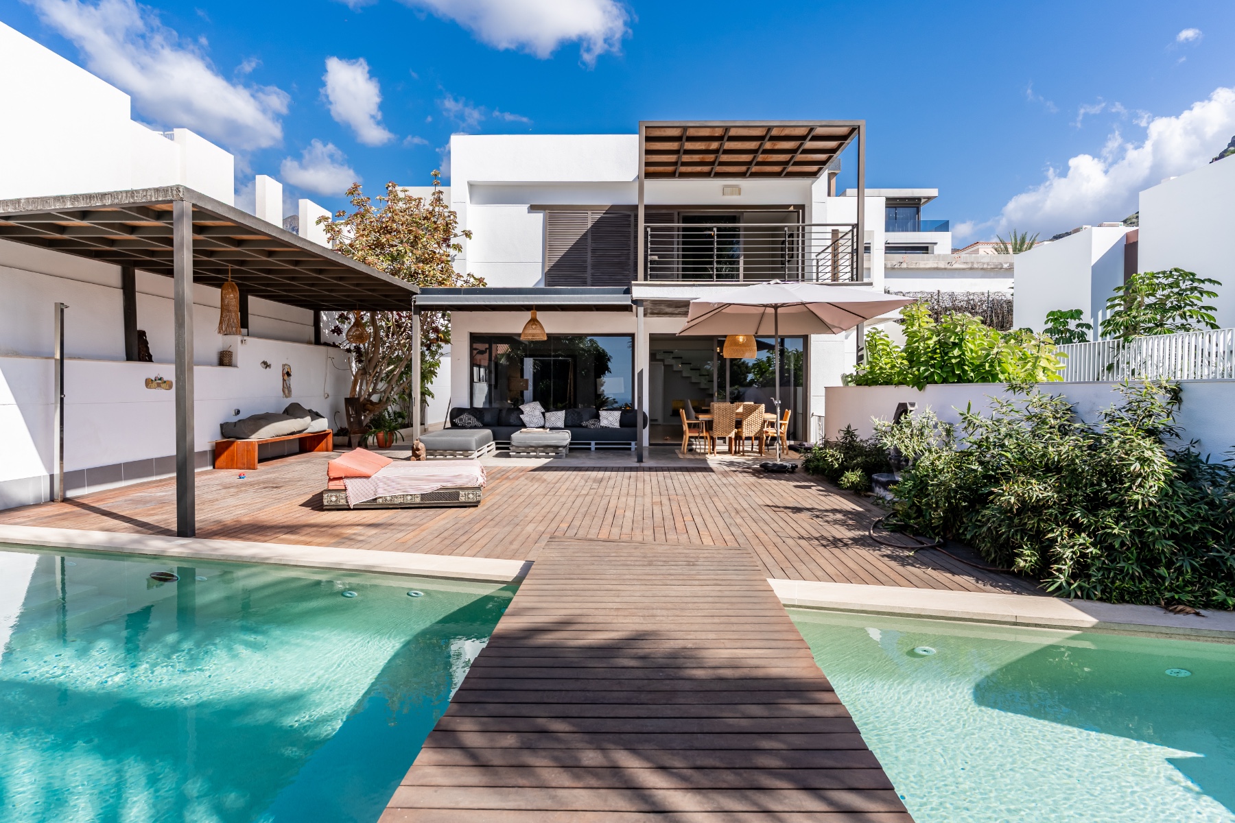 недвижимость с частным бассейном на юге тенерифе dom tenerife