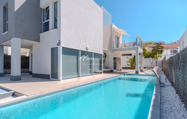 Villa de tres dormitorios: la inversión inteligente en Costa Adeje