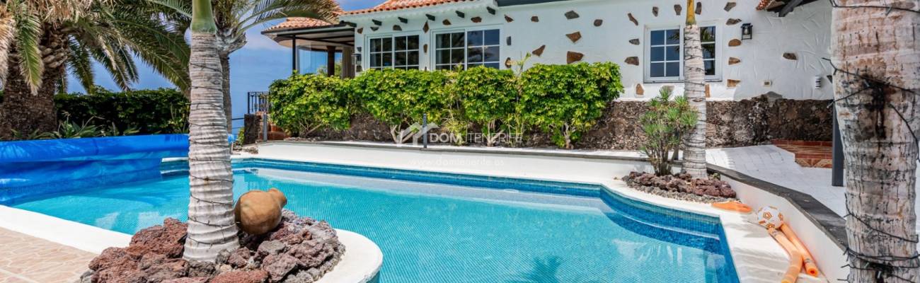 Comprar villa de 3 dormitorios en Costa Adeje