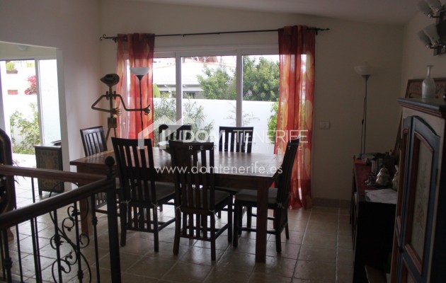 Wiederverkauf - Villa -
Arona - Chayofa