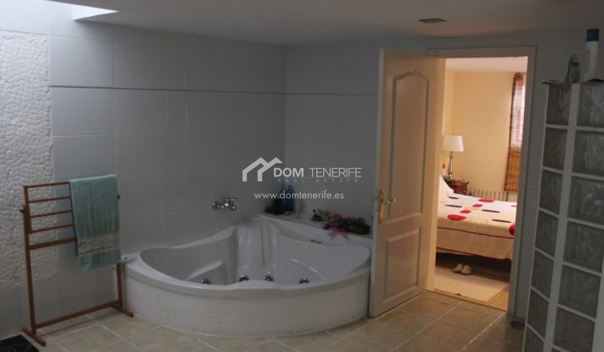 Wiederverkauf - Villa -
Arona - Chayofa