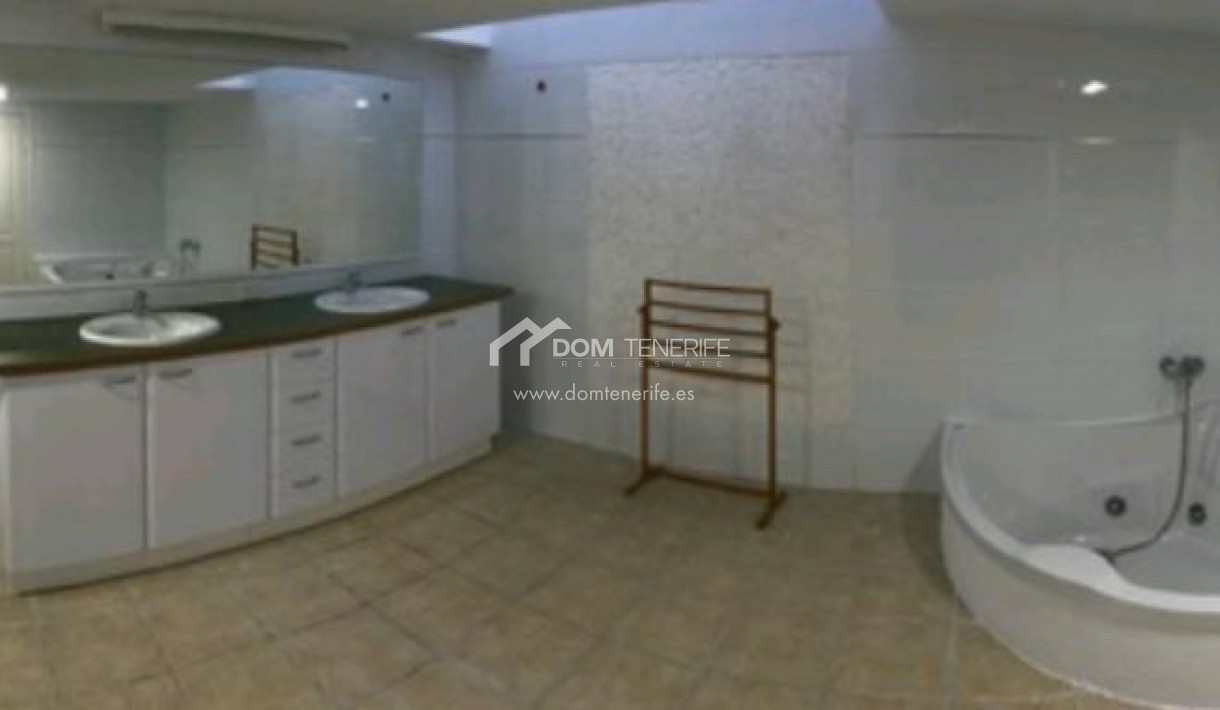 Wiederverkauf - Villa -
Arona - Chayofa