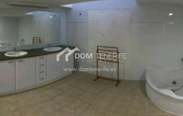 Wiederverkauf - Villa -
Arona - Chayofa