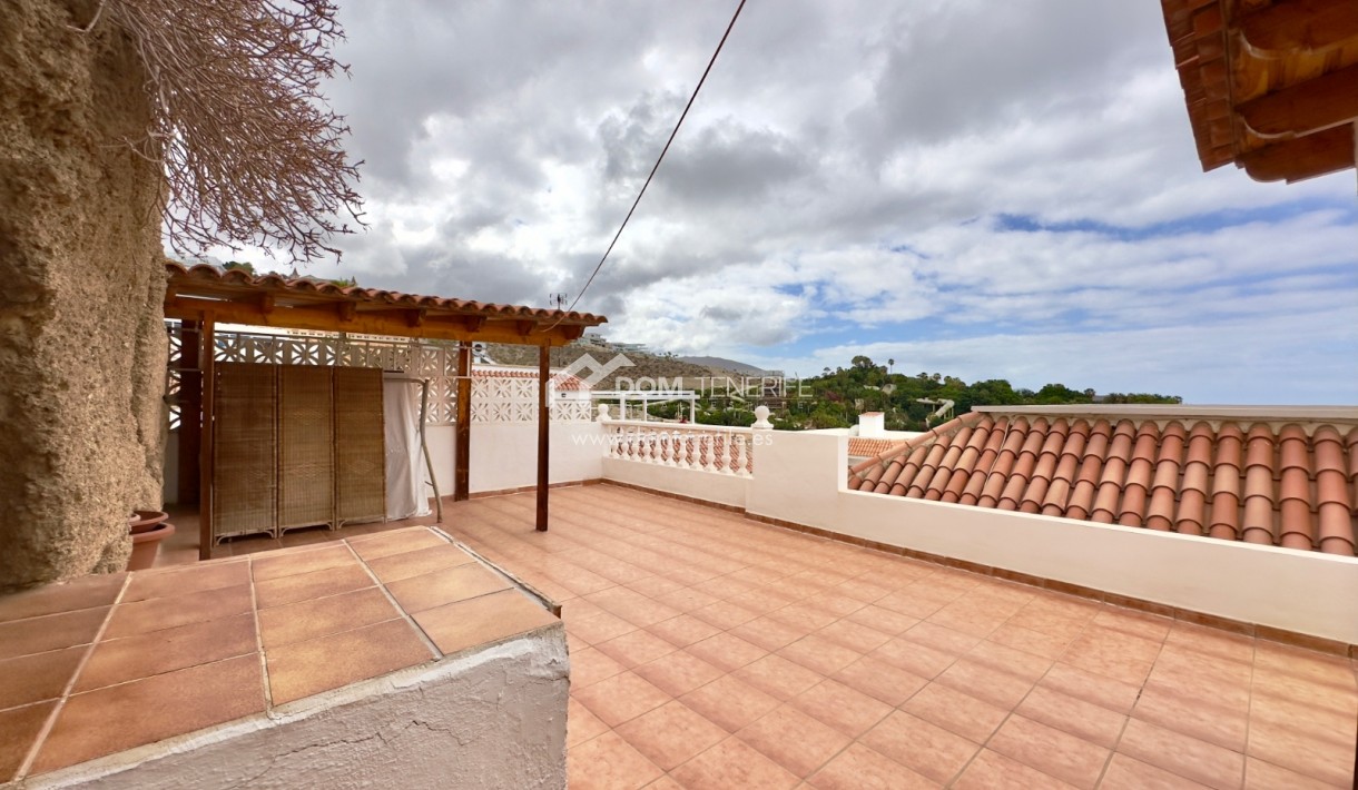 Wiederverkauf - Zweifamilienhaus -
Adeje - San Eugenio Alto