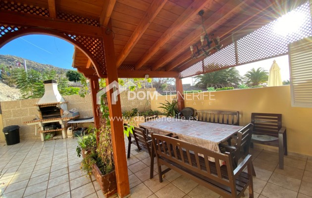 Venta - Chalet adosado -
Adeje - El Madroñal