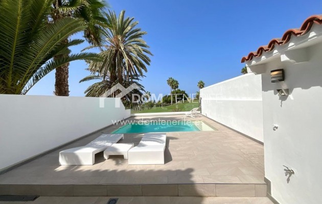 Sale - Townhouse -
Adeje - La Caleta