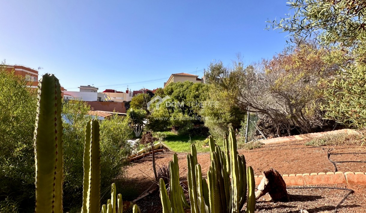 Venta - Chalet independiente -
Santiago del Teide - Chio