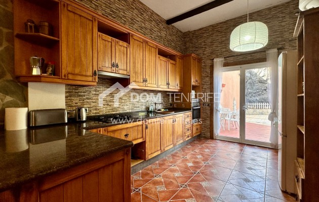 Sale - Villa -
Santiago del Teide - Chio