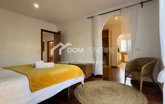 Venta - Chalet independiente -
Santiago del Teide - Chio