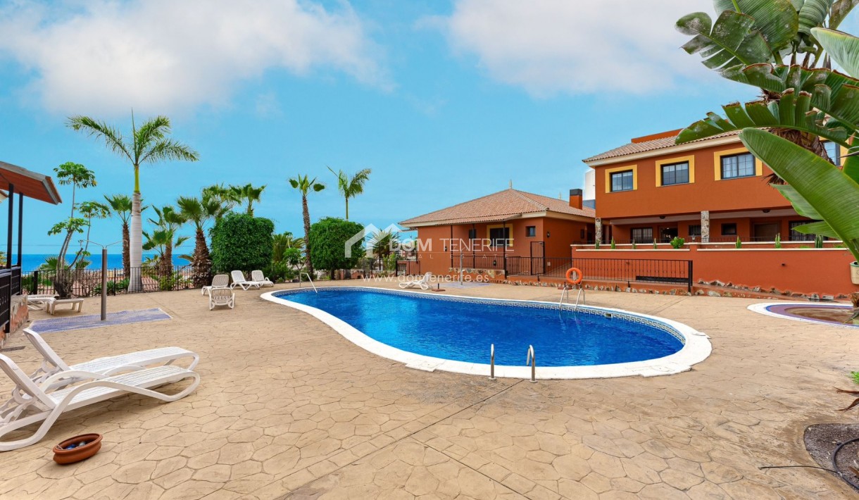 Sale - Semi-detached house -
Adeje - El Madroñal