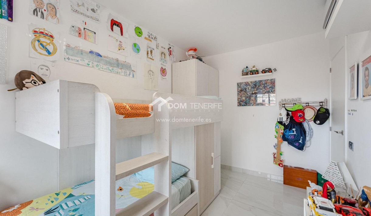 Sale - Semi-detached house -
Adeje - El Madroñal