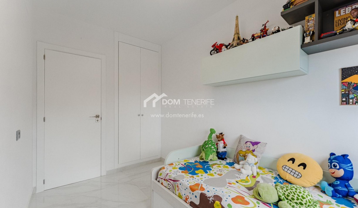 Sale - Semi-detached house -
Adeje - El Madroñal