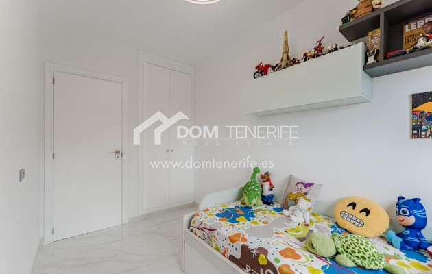 Sale - Semi-detached house -
Adeje - El Madroñal