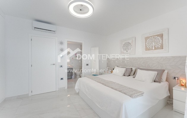 Sale - Semi-detached house -
Adeje - El Madroñal