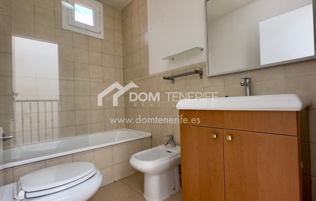 Sale - Townhouse -
Adeje - Roque del Conde