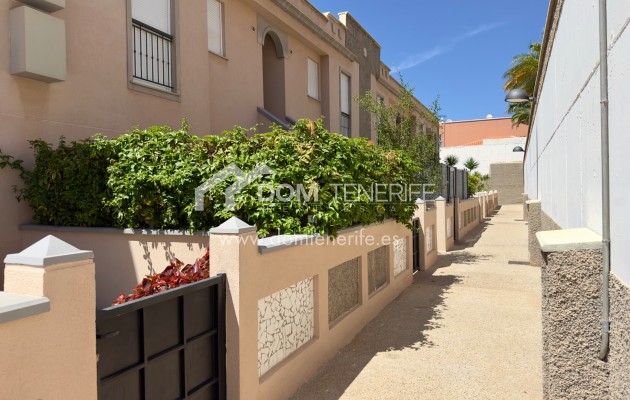 Sale - Townhouse -
Adeje - Roque del Conde