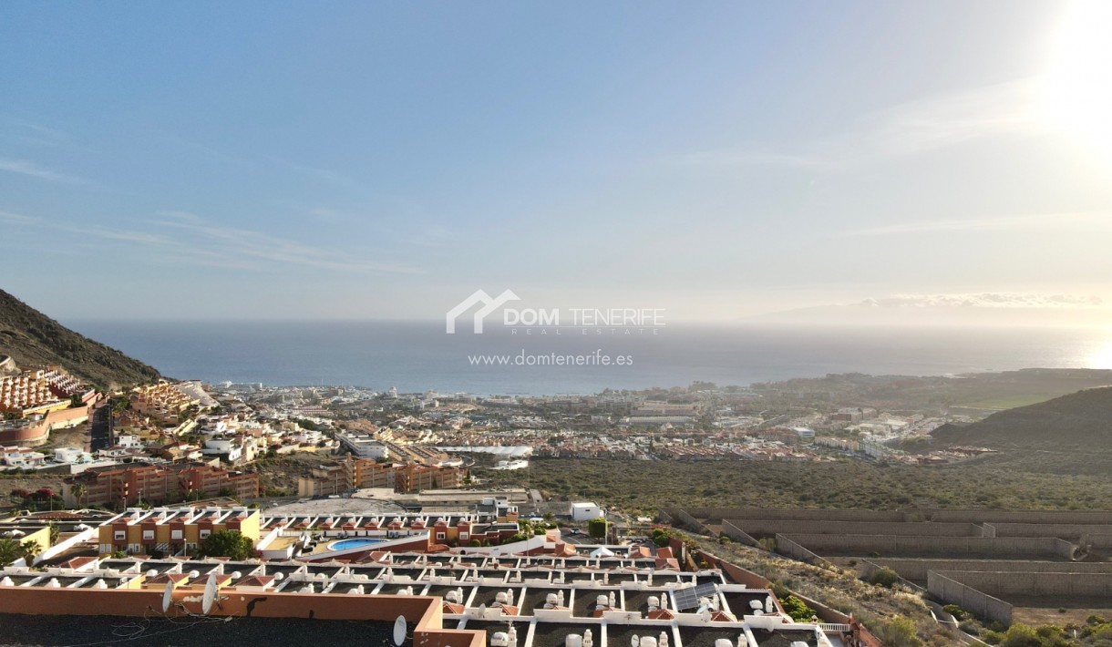 Revente - Maison de ville -
Adeje - Roque del Conde