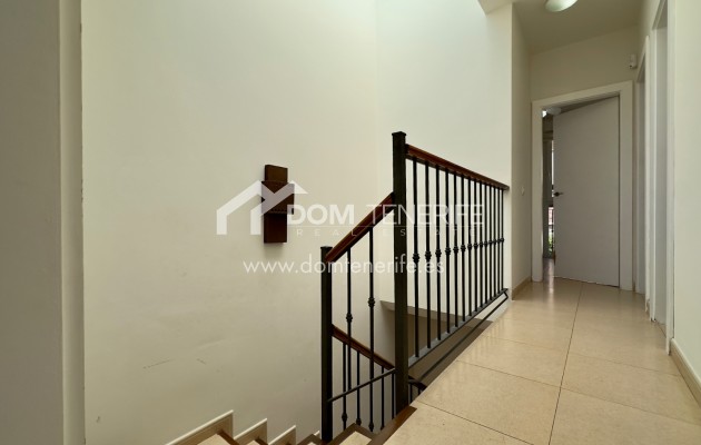 Sale - Townhouse -
Adeje - Roque del Conde