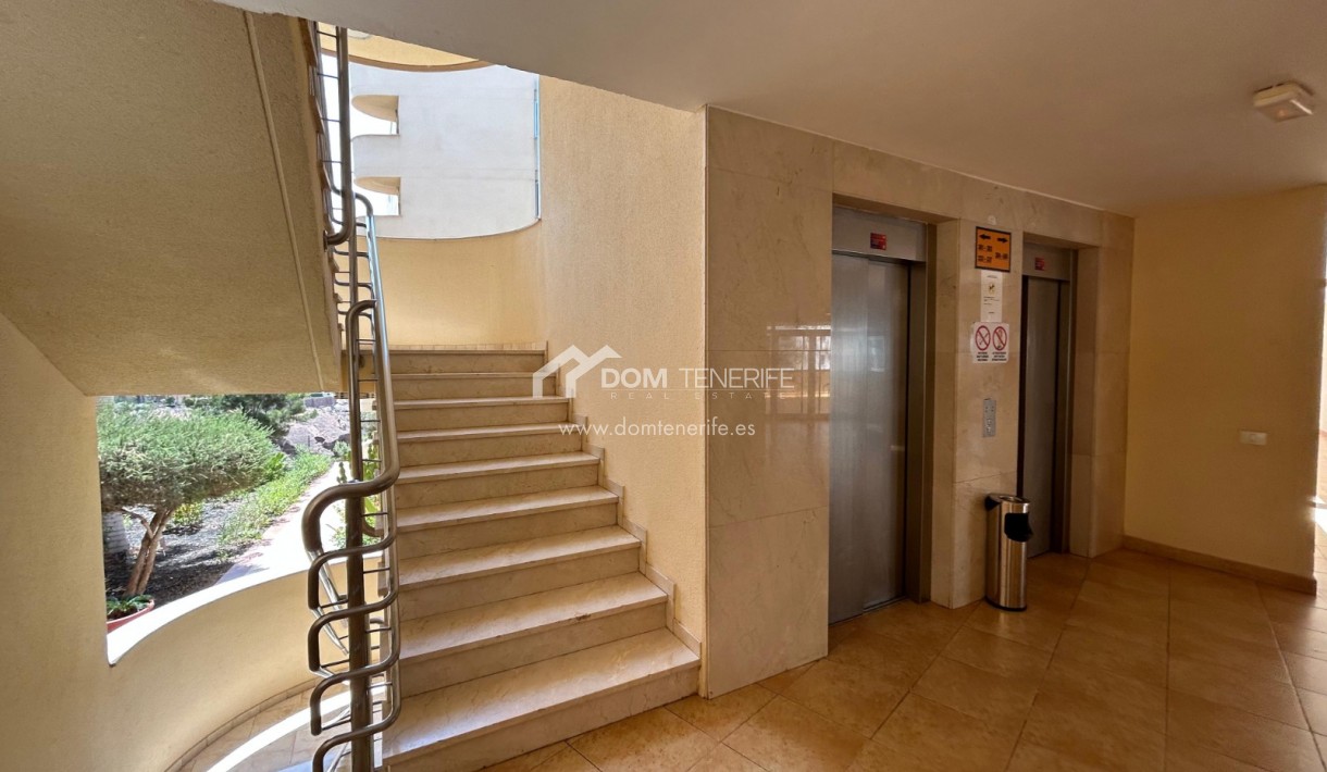 Sale - Apartment -
Adeje - Playa Paraiso