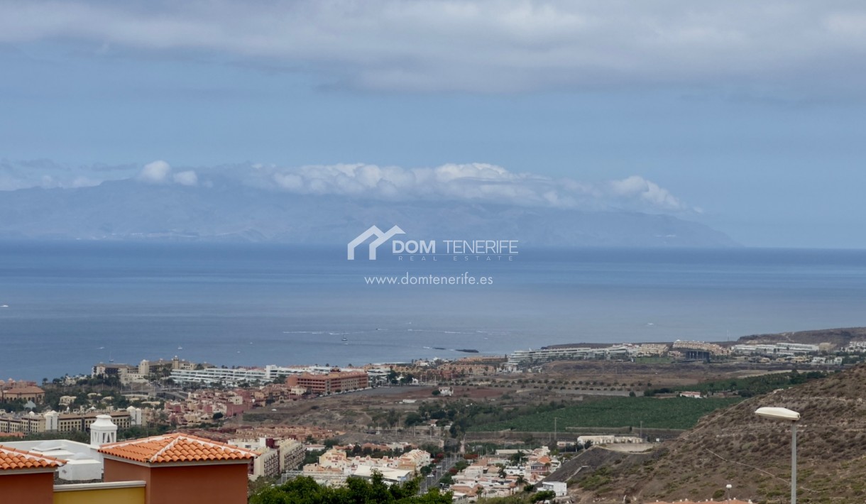 Revente - Maison de ville -
Adeje - Roque del Conde