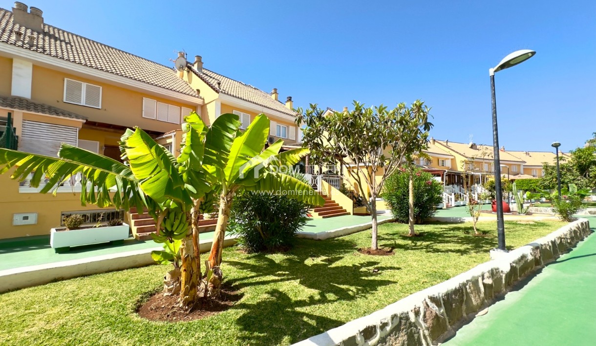 Venta - Chalet adosado -
Arona - Playa de Las Americas