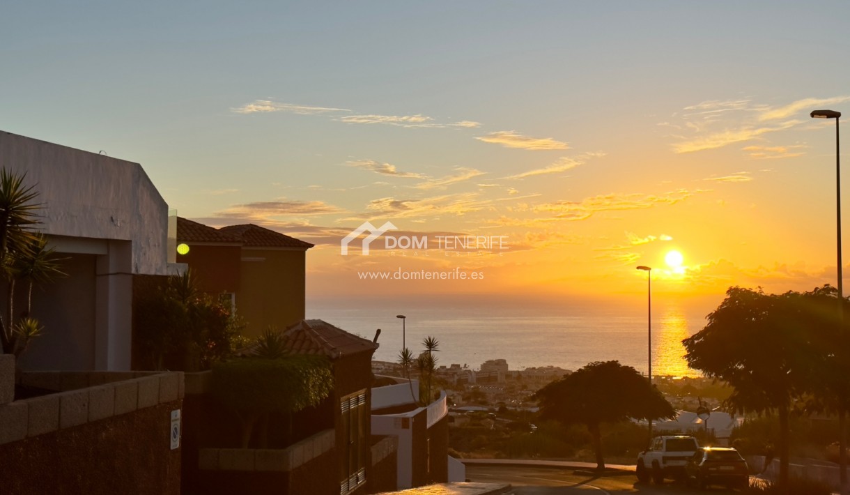 Venta - Chalet adosado -
Adeje - Roque del Conde