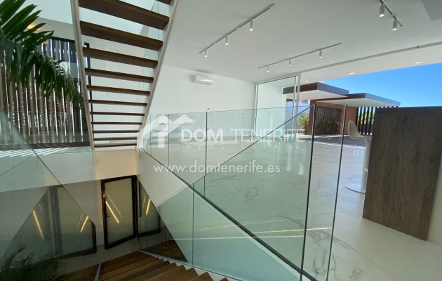 Venta - Chalet independiente -
Adeje - El Madroñal