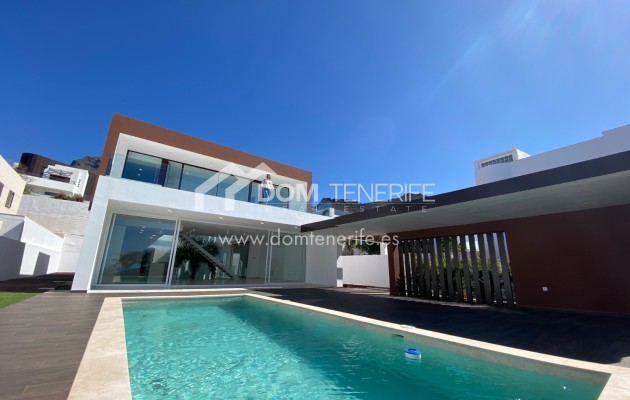 Venta - Chalet independiente -
Adeje - El Madroñal