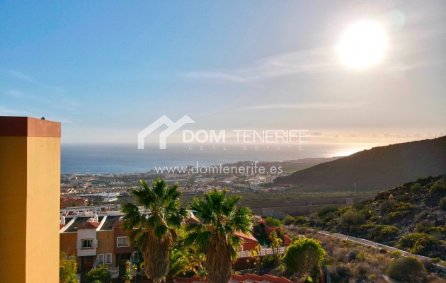 Sale - Townhouse -
Adeje - Roque del Conde