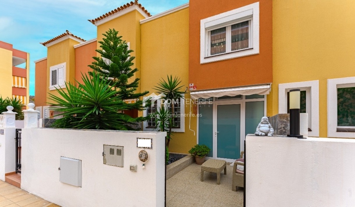 Sale - Townhouse -
Adeje - Roque del Conde