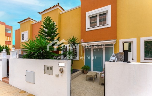 Sale - Townhouse -
Adeje - Roque del Conde