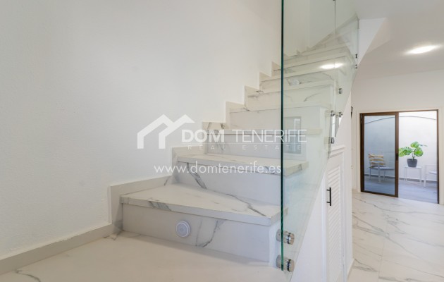 Sale - Semi-detached house -
Arona - Chayofa