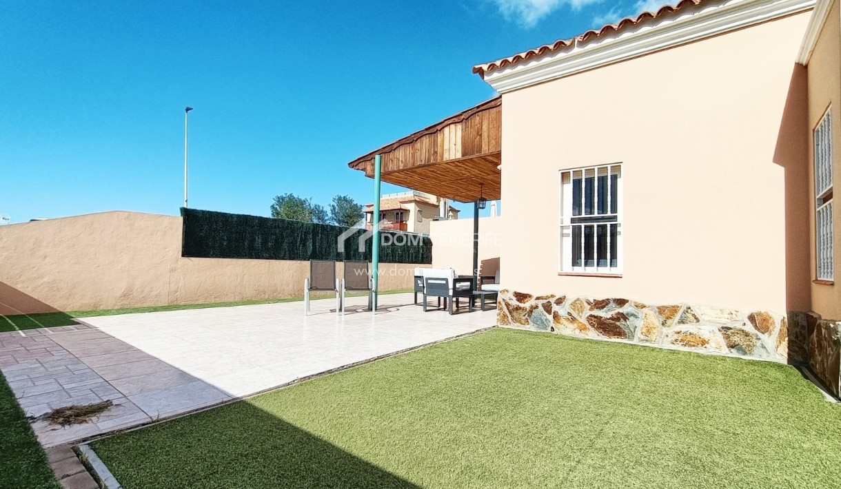 Sale - Bungalow -
Adeje - El Madroñal