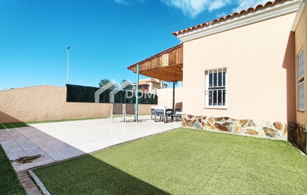 Sale - Bungalow -
Adeje - El Madroñal