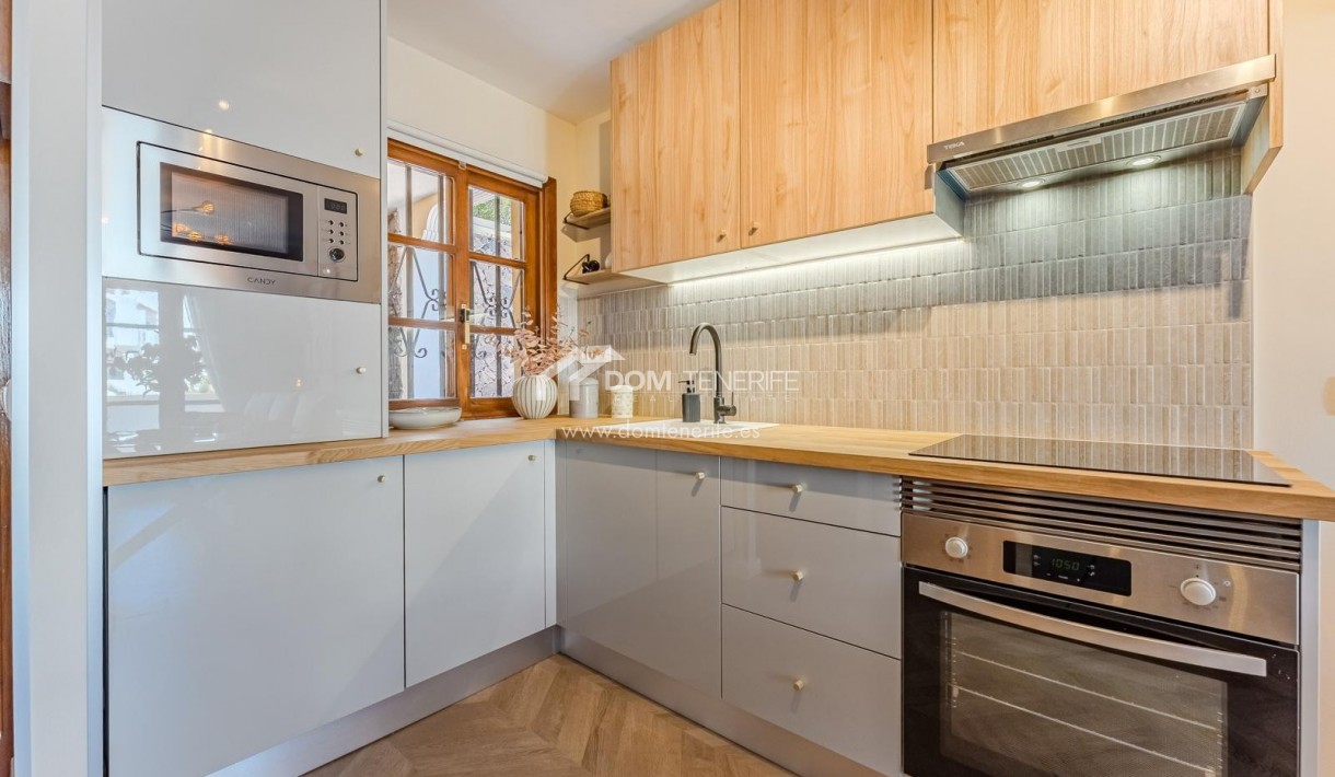 Sale - Apartment -
Adeje - San Eugenio Alto