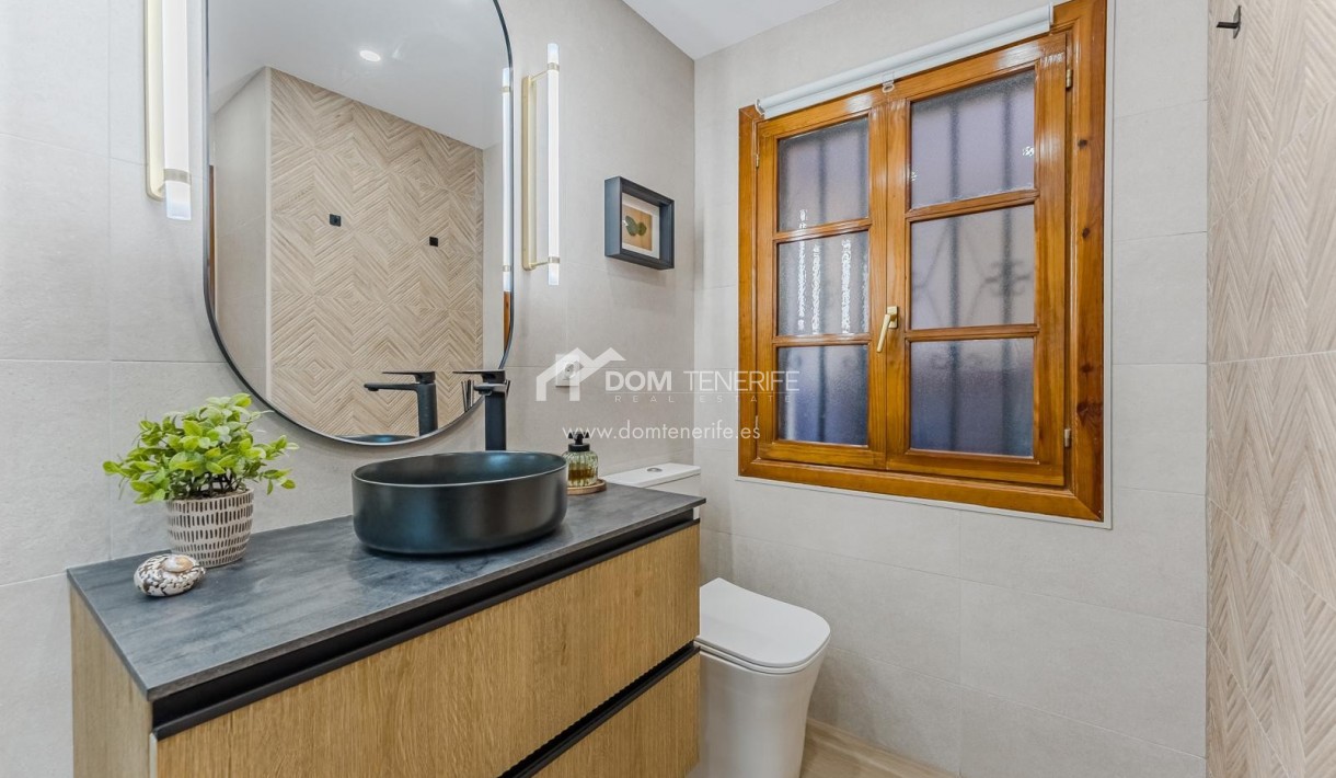 Sale - Apartment -
Adeje - San Eugenio Alto