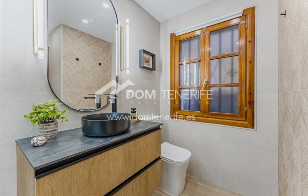 Sale - Apartment -
Adeje - San Eugenio Alto
