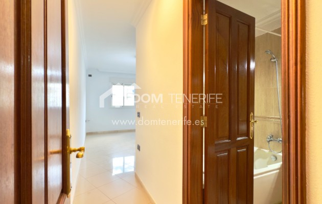 Venta - Apartamento -
Santa Cruz de Tenerife