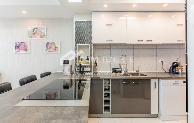 Sale - Townhouse -
Adeje - Los Menores