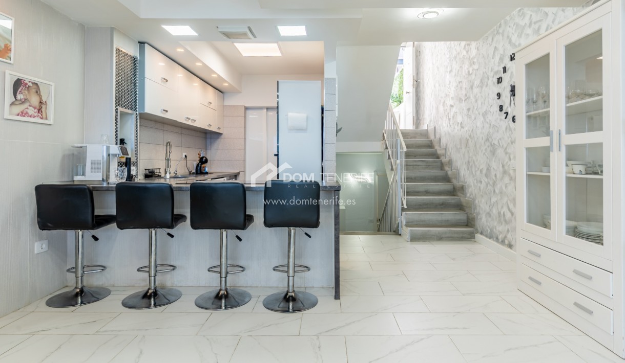 Sale - Townhouse -
Adeje - Los Menores