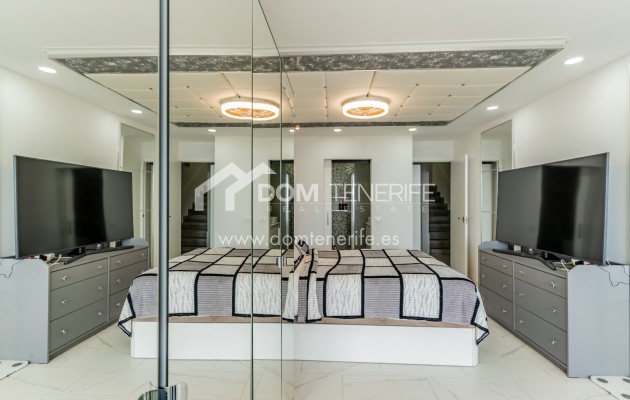 Sale - Townhouse -
Adeje - Los Menores