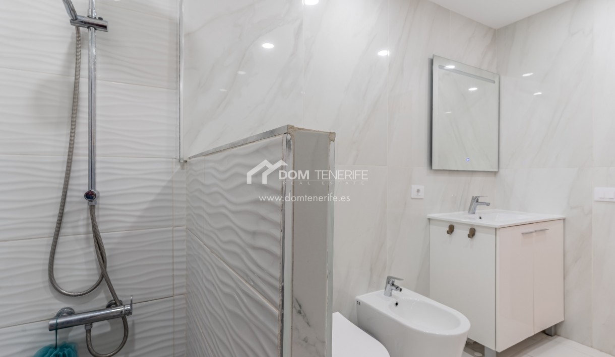 Sale - Townhouse -
Adeje - Los Menores