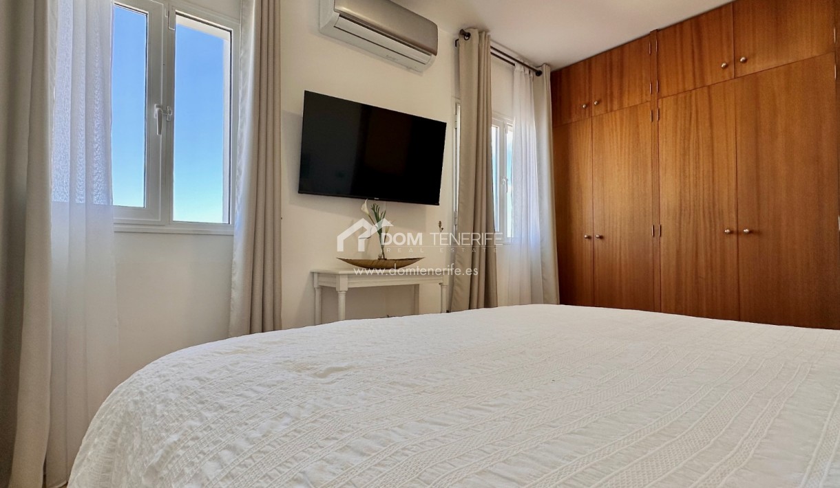 Alquiler a largo plazo - Chalet adosado -
Adeje - El Madroñal