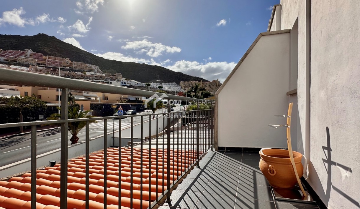 Alquiler a largo plazo - Chalet adosado -
Adeje - El Madroñal