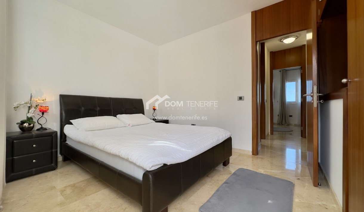 Alquiler a largo plazo - Chalet adosado -
Adeje - El Madroñal