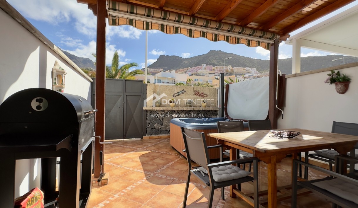 Alquiler a largo plazo - Chalet adosado -
Adeje - El Madroñal