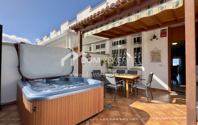 Alquiler a largo plazo - Chalet adosado -
Adeje - El Madroñal