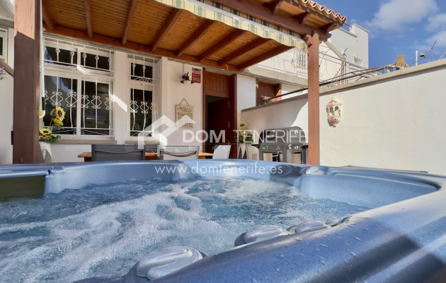 Alquiler a largo plazo - Chalet adosado -
Adeje - El Madroñal