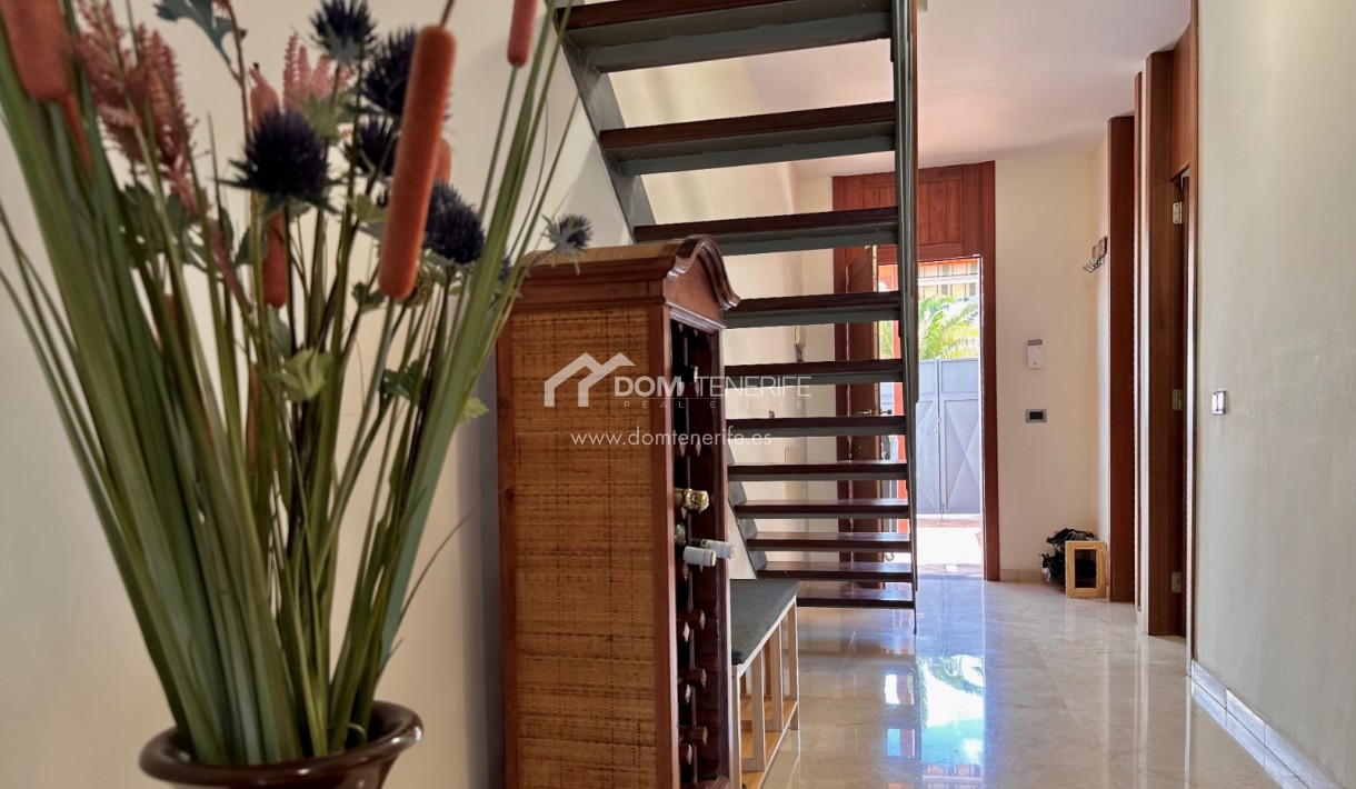 Alquiler a largo plazo - Chalet adosado -
Adeje - El Madroñal